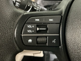 ステアリングリモコンは、運転中でも簡単に音量調整やチャンネル変更もできます!わき見運転防止にもつながるので安心です♪