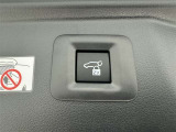 【パワーバックドア】ボタン一つでテールゲートが自動で開閉します。