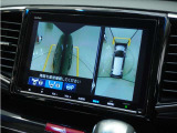 ◆マルチビューカメラシステム◆運転席から見づらい前後左右を、ナビ画面の映像で確認。見通しの悪い交差点や狭い道でのすれ違い、駐車などをサポートします。