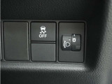 ◆VSA◆横滑り防止装置が装備されています。コーナーリング時の横すべりを抑える機能と、車両の急激な挙動変化を抑える機能で、安定した走行を実現しています。運転に安心とゆとりが出来ます。