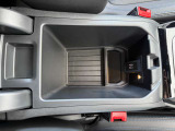 車両の詳細、ご質問につきましては、弊社営業スタッフまでお気軽にご連絡下さいませ。遠方のお客様には実車の詳細画像送信も承ります。お客様からのお問合せをお待ち致しております。