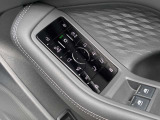 シンプルさと機能性が両立しており、ドイツ車らしい良いインテリアになっています。