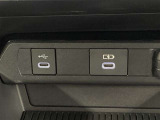 USB入力端子、充電端子