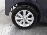 タイヤサイズは155/65R14になります。溝数は約5ミリです。