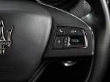 車両の情報をステアリングで操作、確認できます。