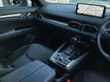 運転手が目線を落とさずに情報を得られるレイアウトを意識して設計されたマツダレイアウト