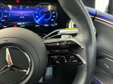 EQケアにより新車登録日より5年または10万kmまで一般保証及びメンテナンス保証24時間ツーリングサポートが適応。高電圧バッテリーは新車登録日から10年または25万kmまでEQ特別保証が適用されます。