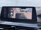 【アラウンドビューモニター】バックカメラに加え、360度のカメラで駐車も楽々。注射が苦手な方でも安心してお乗りいただけます。