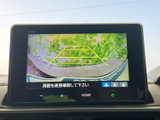 高画質モニター画面を搭載。安全確認をサポートする映像を鮮明に表示し、運転をより安心へと導きます。バックカメラの映像もはっきりと確認できます。