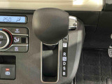 安全・安心な走行のために、納車前にダイハツのクルマを知り尽くしたエキスパートが基本性能に関わる機能や状態を徹底的に点検。消耗部品の交換など法定12ヶ月点検相当の点検・整備を実施しております。