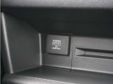 【12Ⅴ電源】スマートフォン充電など何かと必要な電源です。