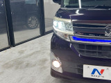 【LEDヘッドライト】悪天候や夜間走行時も良好な視界を確保し安心して運転できる高輝度LEDヘッドライトを装備!点灯速度が早く、消費電力も抑えられています。