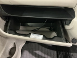 専門業者にて内外装のクリーニングを実施しております!