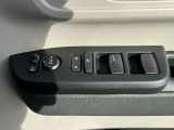 電動格納式ドアミラー&パワーウインドウ装着しています。
