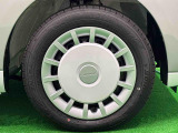 おしゃれは足元から♪純正14インチフルホイールキャップ。フロントベチレートディスクブレーキ。