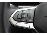 【ステアリング左側】ACCなどの運転支援の操作のスイッチ類です。ACCは高速道路などで前に走る車との距離を保ちながら追従走行する運転支援システムです。