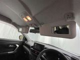 運転席・助手席にはバニティミラー付き♪身だしなみチェックできますよ(^^♪