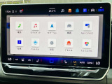「Discover」。12.9インチの大型タッチスクリーンを採用した最新インフォテイメントシステム。直感的な操作と見やすさが向上し、エアコンや音量もスムーズに操作できます。