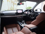 高級家具のような質の高いレザーを採用するのはAudiのクルマづくりの哲学のひとつです。体の大きなドイツ人が座っても頑丈な耐久性があります。シートヒーター付きですので冬でも大変心地良く運転をして頂けます