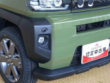 死角になりやすい左右方向の障害物をブザーで知らせてくれるコーナーセンサー搭載