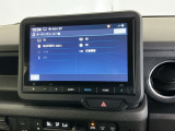 HondaCONNECT対応の便利なナビディスプレー。お持ちのスマートフォンと連携して、ナビやBluetoothでの音楽再生が可能です。デザインはもちろん、操作性も良好です。