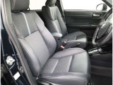 包み込むようなホールド感のあるシートでお車の操作性だけでなく、運転中の疲れも軽減!長時間の運転やお体をしっかりサポートします!