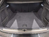[ラゲッジスペース]様々なシートアレンジが可能です。大きなお荷物や長いものまで積むことができます。