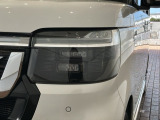 LEDヘッドライトは、点灯の瞬間から最大光量を発揮し、突然暗くなるトンネルなどでの安定感を高めます。