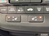 運転席と助手席にはシートヒーターが付いています☆寒い時期に腰周りを温めてくれるので体全体が温まりやすいのは勿論、暖房と違い顔に風が当たらないので、乾燥肌やドライアイの方でも大丈夫☆