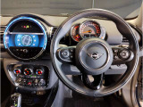 ミニ独特のゴーカートフィーリングと呼ばれる軽快なハンドリングはAT車、MT車のどちらでも楽しめます。