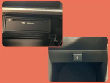 CD/DVDデッキはグローブボックス内に!USB接続ポートは、センターコンソールの中にあります!