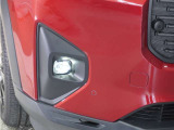 ◆フォグライト◆ 霧などの悪天候時、自車の位置を示すとともに前方や路肩が見えずらい時、近い位置をワイドに照らしてくれます
