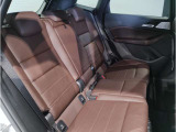 【エアバック】BMWのエアバックやその他の安全装備は、互いに補完しあう事で徹底した安全性を貫きます。万一の事故の際にそれぞれ最適な保護を提供してくれます!