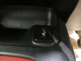 運転席のシートにヒーター機能が付いています お手元のスイッチでシートが温かくなります 冬などにはとても快適な装備のひとつです