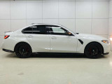 中古車だけではなく、新車も多岐にわたり、正規輸入車販売を行っております。各店舗選りすぐりの仕入ネットワークの中からあなたにピッタリのお車を探します!