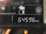 走行距離64,596km!メーター表示を撮影しています。実際の走行距離はご来店時にもご確認いただけます♪