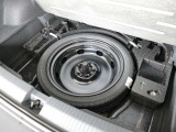 スペアタイヤを積んでいるモデルです。
