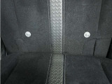 ◆ISOFIX◆シートベルトいらずでチャイルドシートと固定金具を連結するだけでガッチリ固定できます。