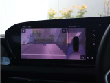 様々なカメラ映像を切り替えいただく事が出来ます。駐車やすれ違いの際に重宝します。縁石カメラによりそれぞれのタイヤを確認することも可能です。