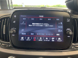 スマートフォン連携がスムーズで、ナビ・音楽・通話操作も快適。画面の反応も良好で、視認性の高いモニターを備えています。