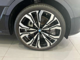 アウトバーンでの走行を見据えたBMWのブレーキシステムはもしもの時にもいち早くマシンを停止してくれます。