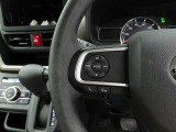 ステアリングスイッチ付きです。運転中に前方から目を離すことなく、オーディオの操作ができるので、安全な走行をサポートします。(連動するナビ等の取り付けが必要になります)