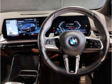 運転の楽しいBMWでは、アクセルを踏み込んでしまいそうになりますが、速度表示も見やすいため、常にお車の速度を把握できます。