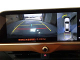【全周囲カメラ】前後左右のカメラの画像を合成し、クルマの周りを画面で確認できるとっても便利な機能です☆ 運転が苦手な方でも、運転が得意な方でもあると便利な機能です♪
