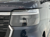 LEDヘッドライトは、点灯の瞬間から最大光量を発揮し、突然暗くなるトンネルなどでの安定感を高めます。
