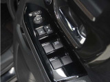 ◆パワーウィンドウスイッチ◆運転席から全席の窓の開閉操作を行うことが出来いつでも換気ができます!