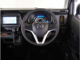 【運転席】最適なドライビングポジションでドライブをお楽しみください。