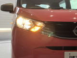 純正ハロゲンライトです☆先行車または対向車や周囲の明るさに応じ、ハイビーム(上向き)とロービーム(下向き)が切り替わるハイビームアシスト付きです♪
