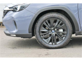 純正18インチアルミホイール、タイヤサイズ 225/55R18