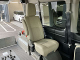 車椅子2名と8名仕様。